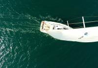 sailing yacht bavaria 46 vertical view sailing yacht mainsail mast